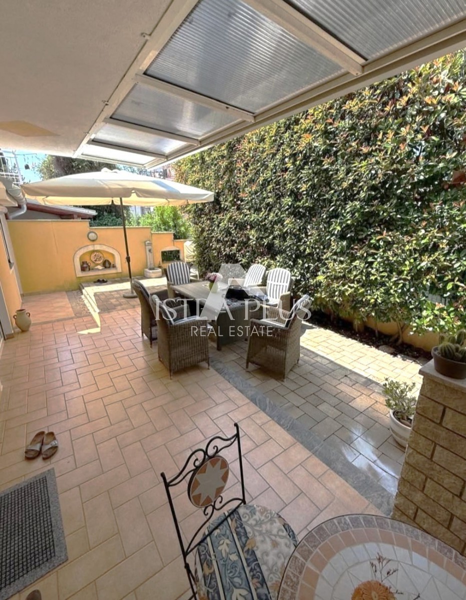 Istria, Parenzo 2 km - Casa familiare ristrutturata in un ambiente tranquillo, vicino al mare