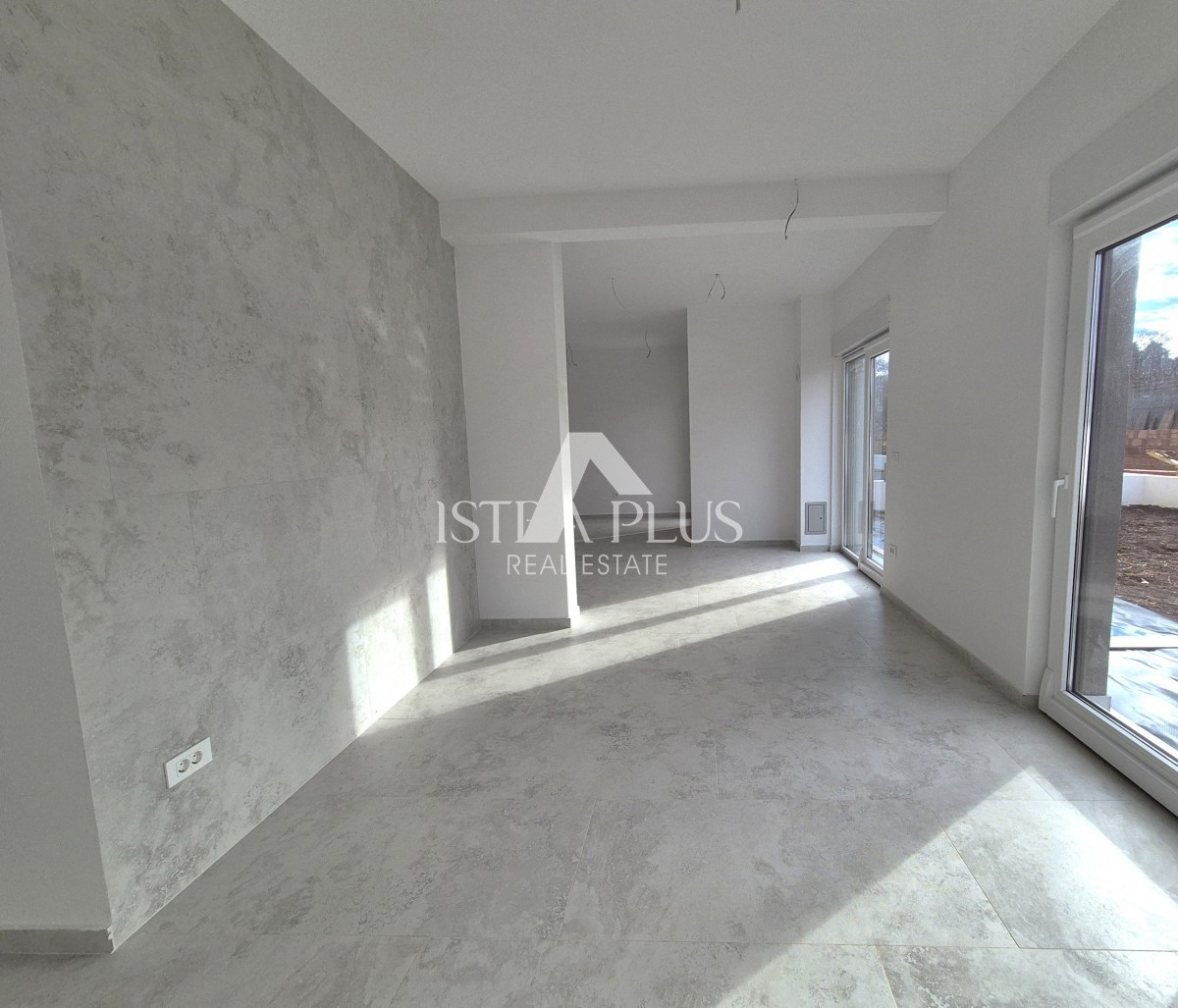 Istria, zona Parenzo a 2 km dal mare - Appartamento al piano terra 88m2 con giardino - NUOVA COSTRUZIONE