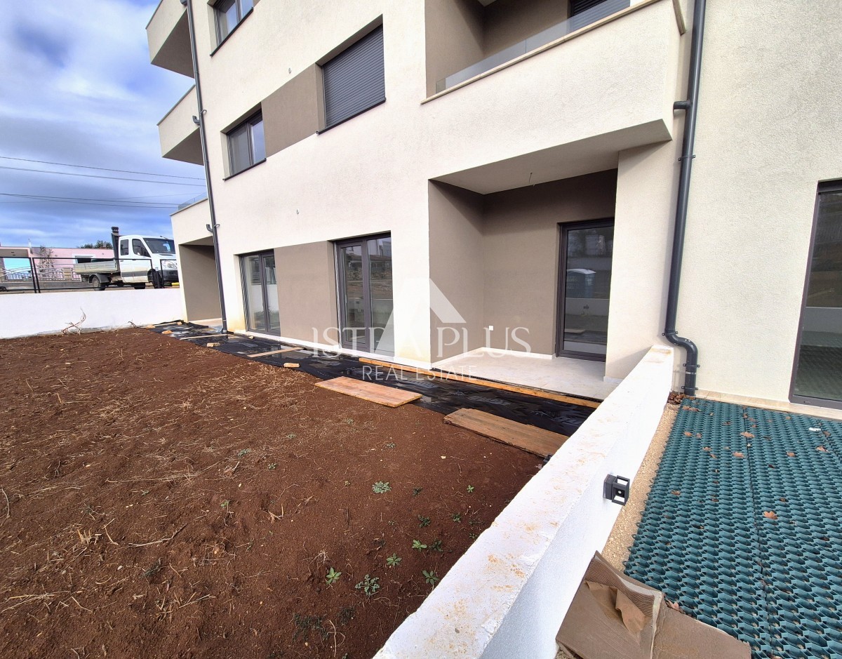 Istria, zona Parenzo a 2 km dal mare - Appartamento al piano terra 88m2 con giardino - NUOVA COSTRUZIONE