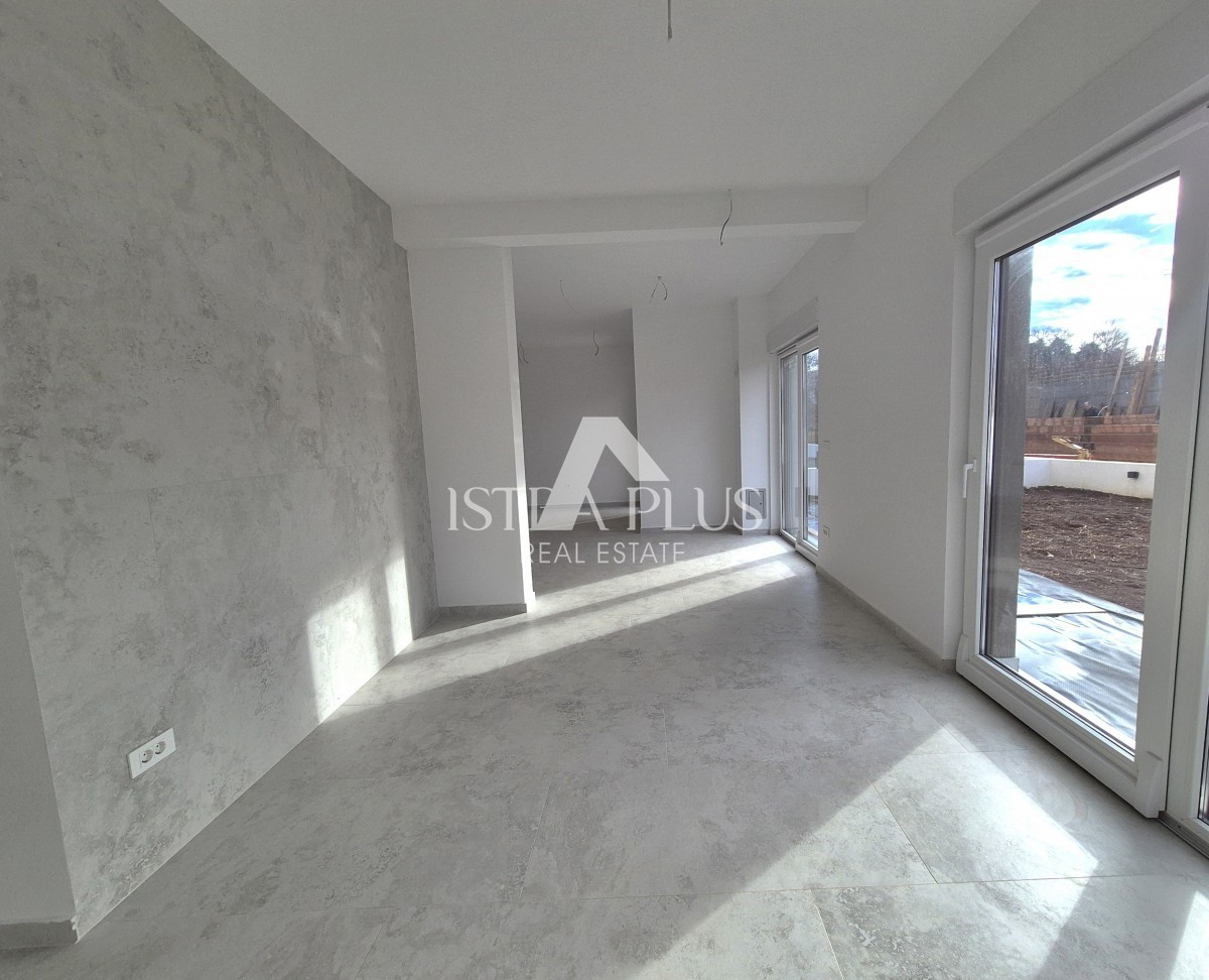 Istria, zona Parenzo a 2 km dal mare - Appartamento al piano terra 88m2 con giardino - NUOVA COSTRUZIONE