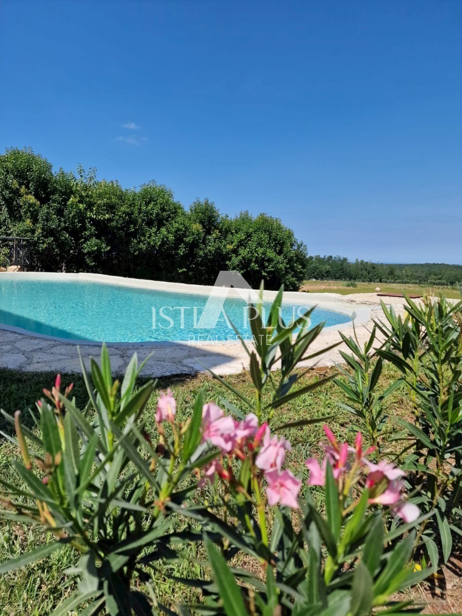 Autentica villa in pietra ai margini del luogo VISTA MARE !!