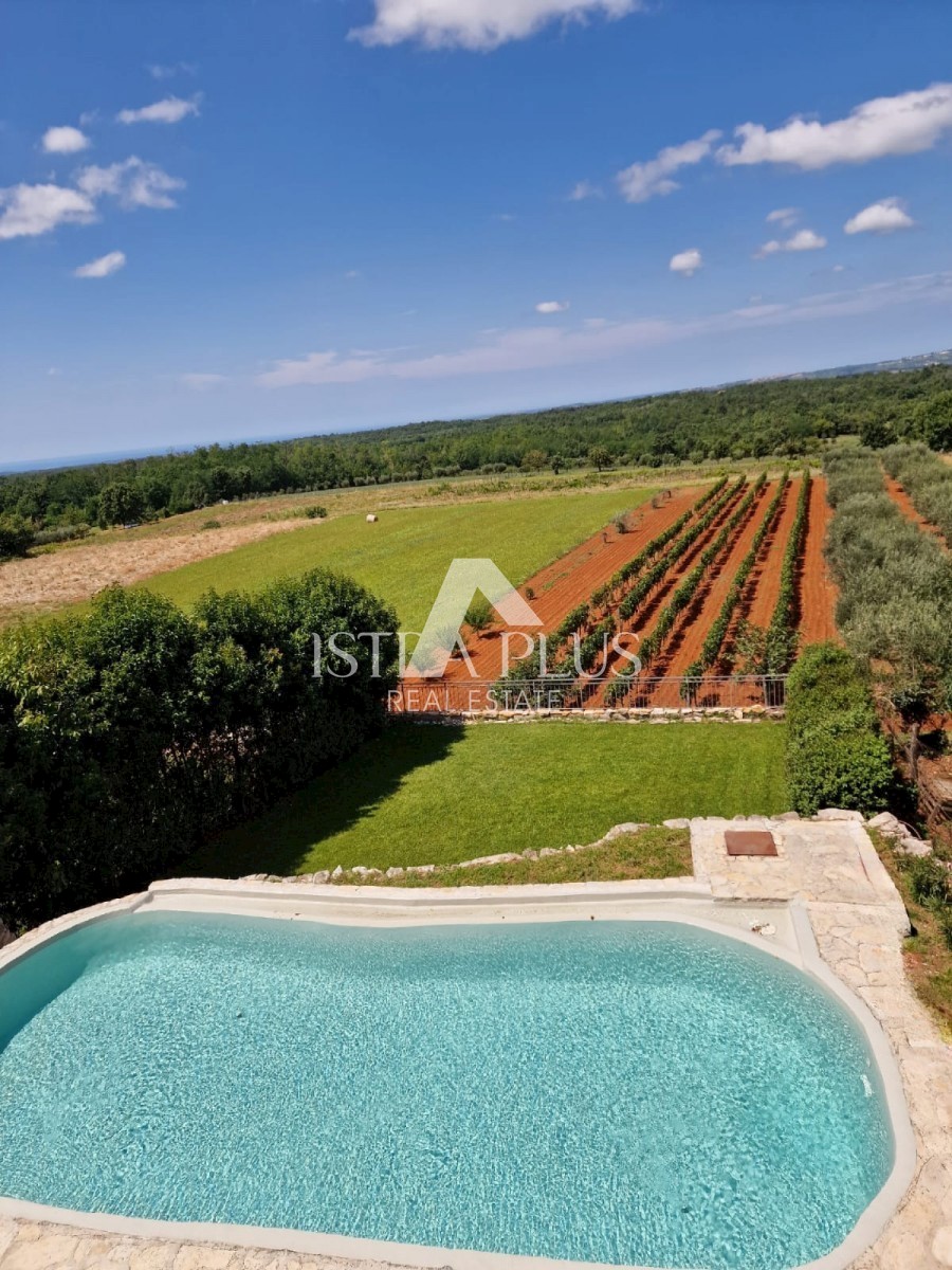 Autentica villa in pietra ai margini del luogo VISTA MARE !!