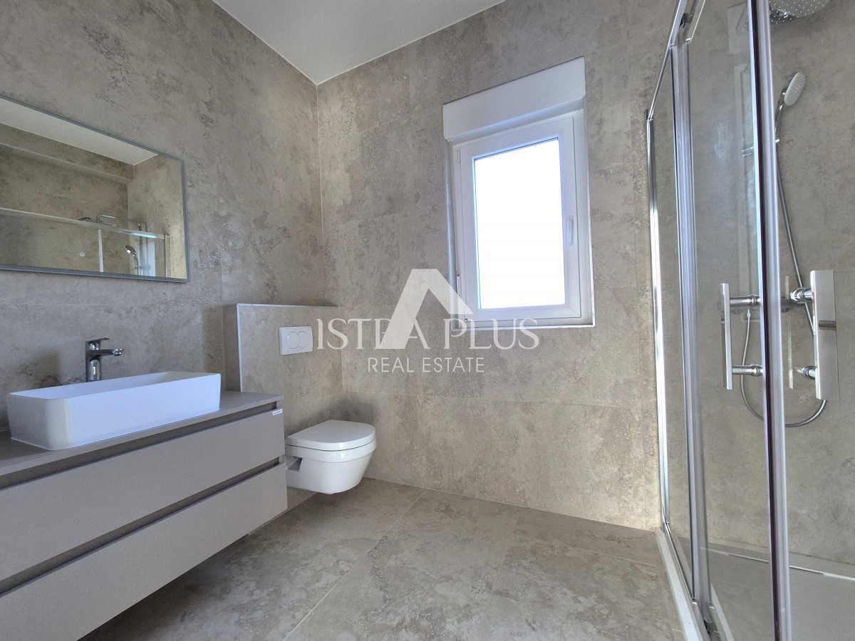 Appartamento al piano terra con cortile, nuova costruzione a 2 km dal mare!!