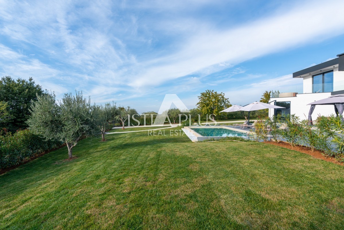Villa di lusso con piscina in una bella posizione tranquilla - vicino a Parenzo