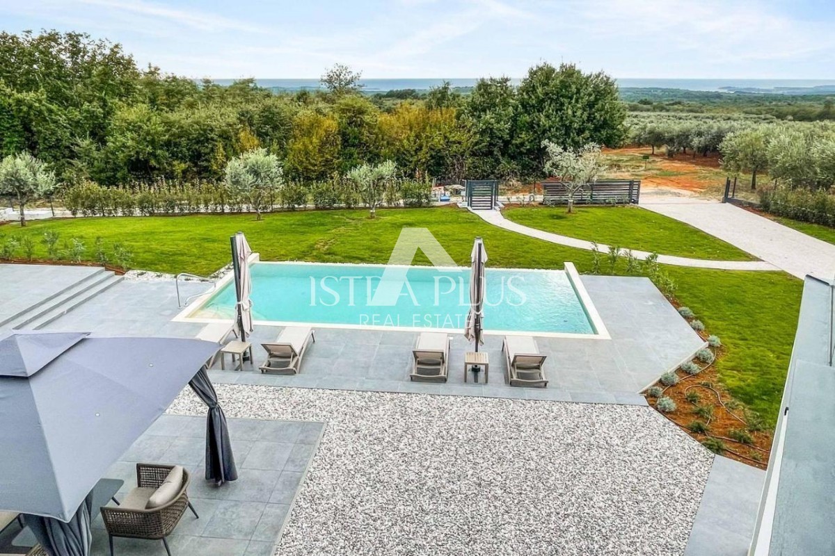 Villa di lusso con piscina in una bella posizione tranquilla - vicino a Parenzo