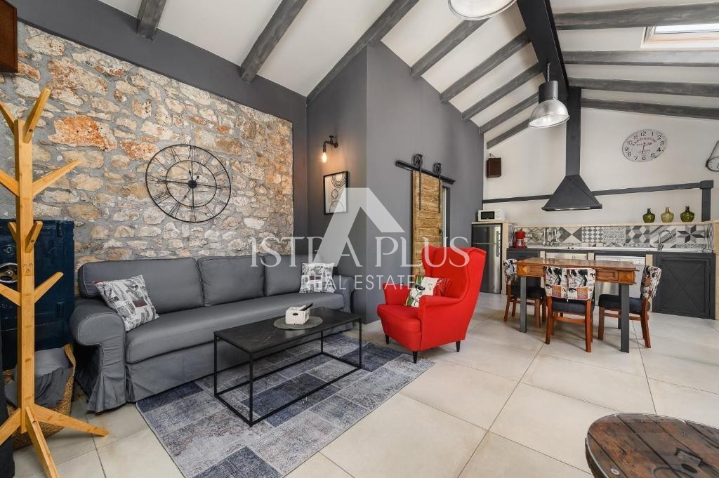 Istria, Parenzo Bellissima casa in pietra ristrutturata con bellissimi interni