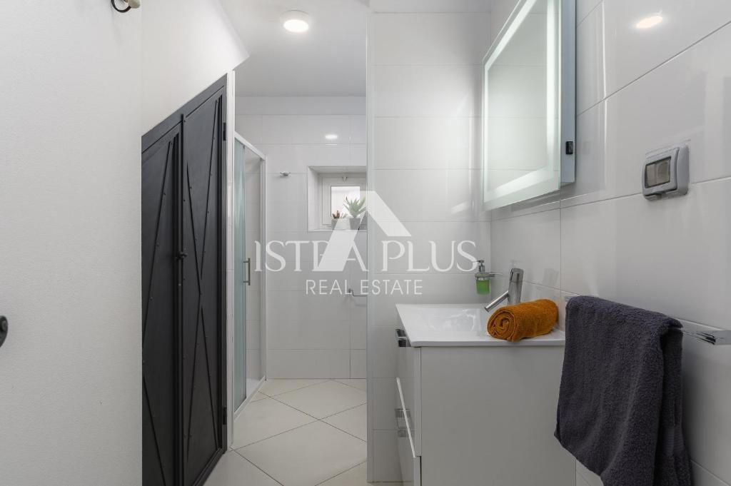 Istria, Parenzo Bellissima casa in pietra ristrutturata con bellissimi interni