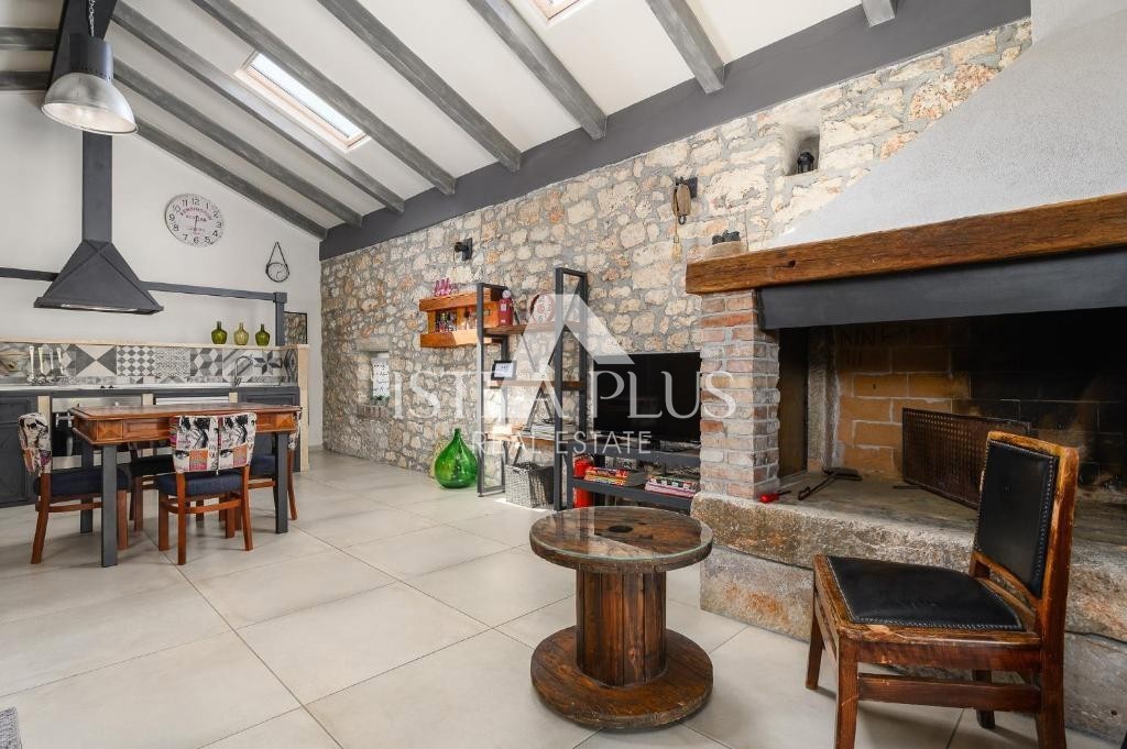 Istria, Parenzo Bellissima casa in pietra ristrutturata con bellissimi interni