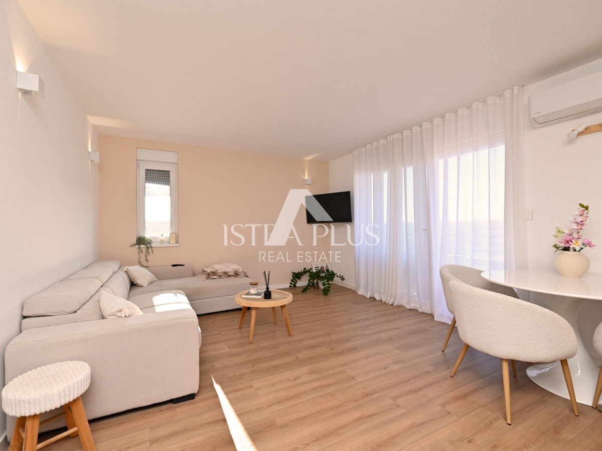OPPORTUNITÀ!! ISTRIA, zona PARENZO - 2 appartamenti in un nuovo edificio con VISTA MARE!