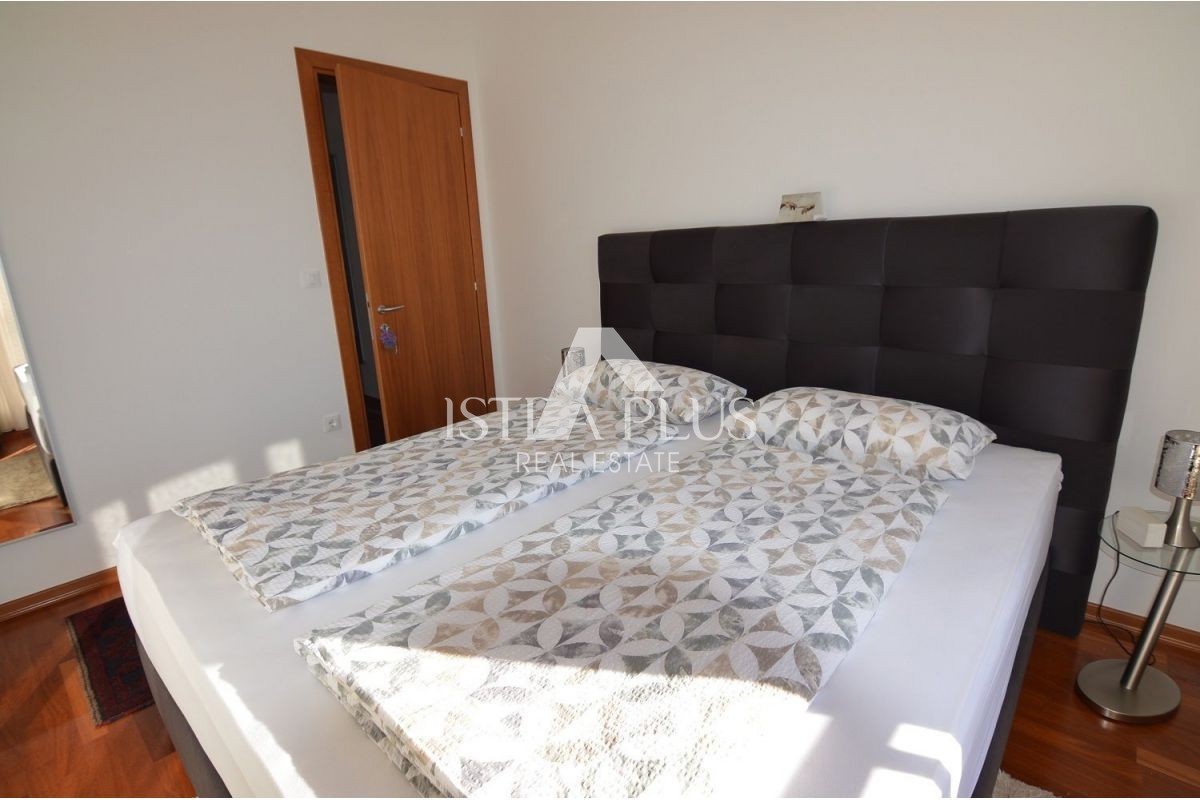 Tar-Vabriga, grazioso appartamento nella parte residenziale del paese, superficie 114m2