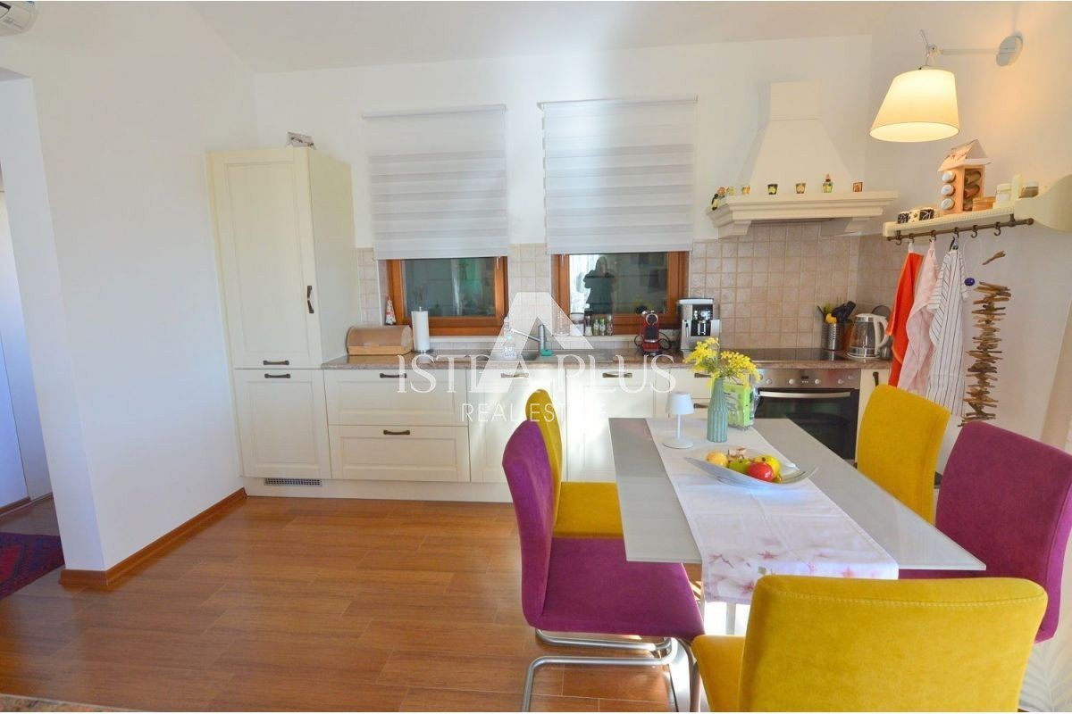 Tar-Vabriga, grazioso appartamento nella parte residenziale del paese, superficie 114m2