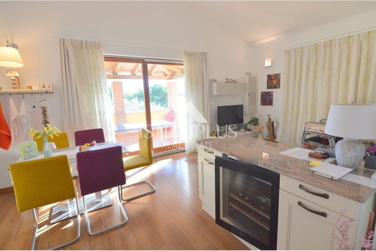 Tar-Vabriga, grazioso appartamento nella parte residenziale del paese, superficie 114m2