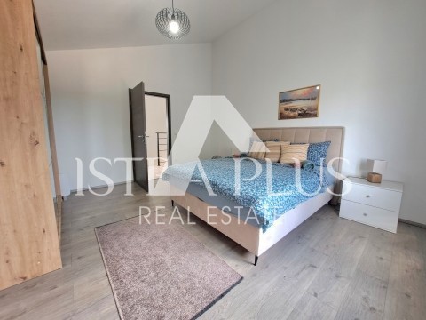 Moderna e spaziosa villa indipendente con vista sul mare aperto