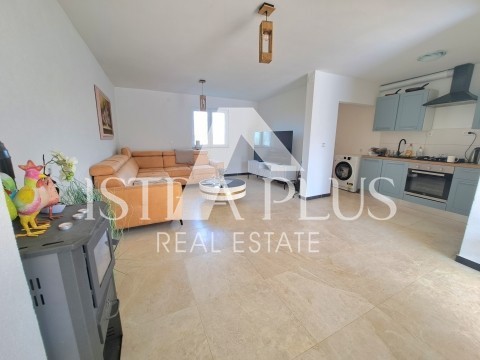 Moderna e spaziosa villa indipendente con vista sul mare aperto