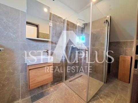 Moderna e spaziosa villa indipendente con vista sul mare aperto