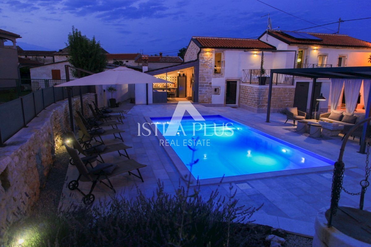 Una villa unica con piscina in un posto tranquillo