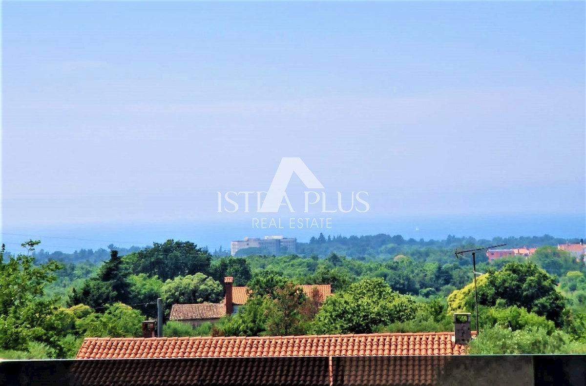 Un bellissimo appartamento a Parenzo con vista panoramica sul mare