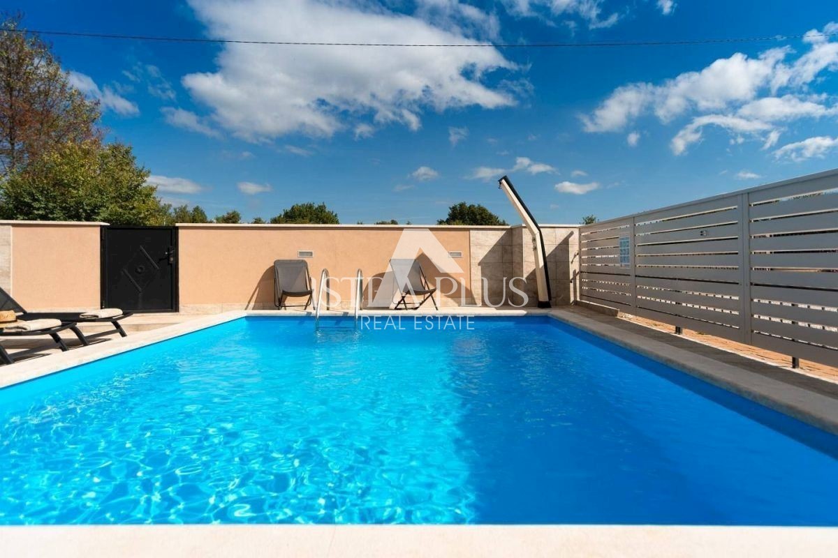 Casa a schiera con piscina - nei dintorni di Parenzo