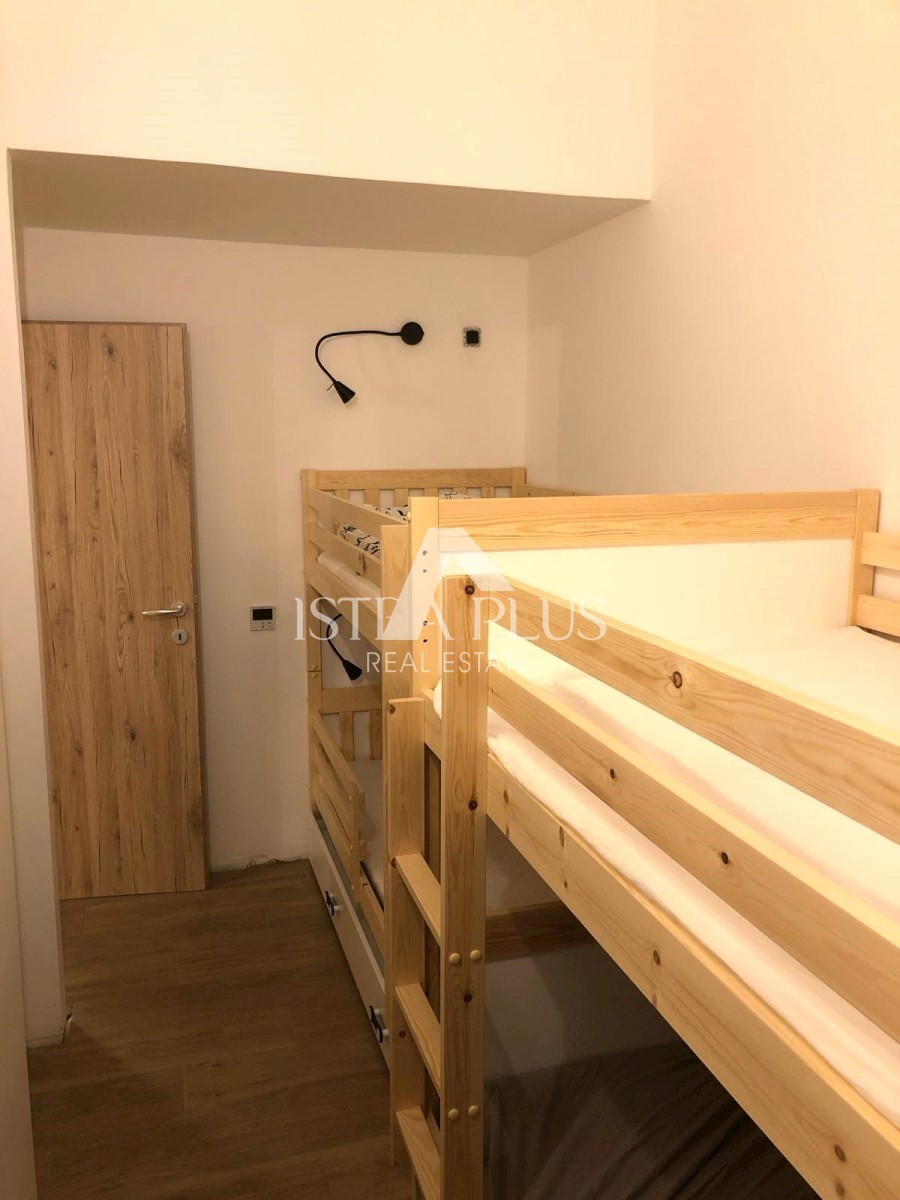Appartamento completamente ristrutturato al 3° piano - Červar Porat