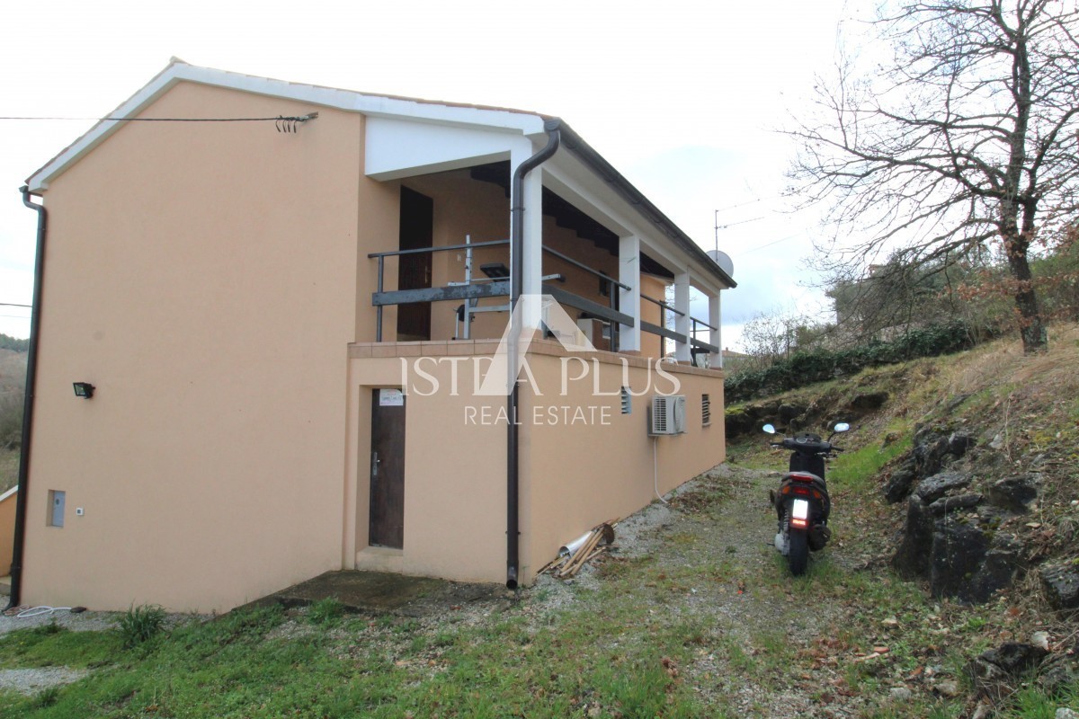 Casa con 2 apartementi , vista panoramica su Montona