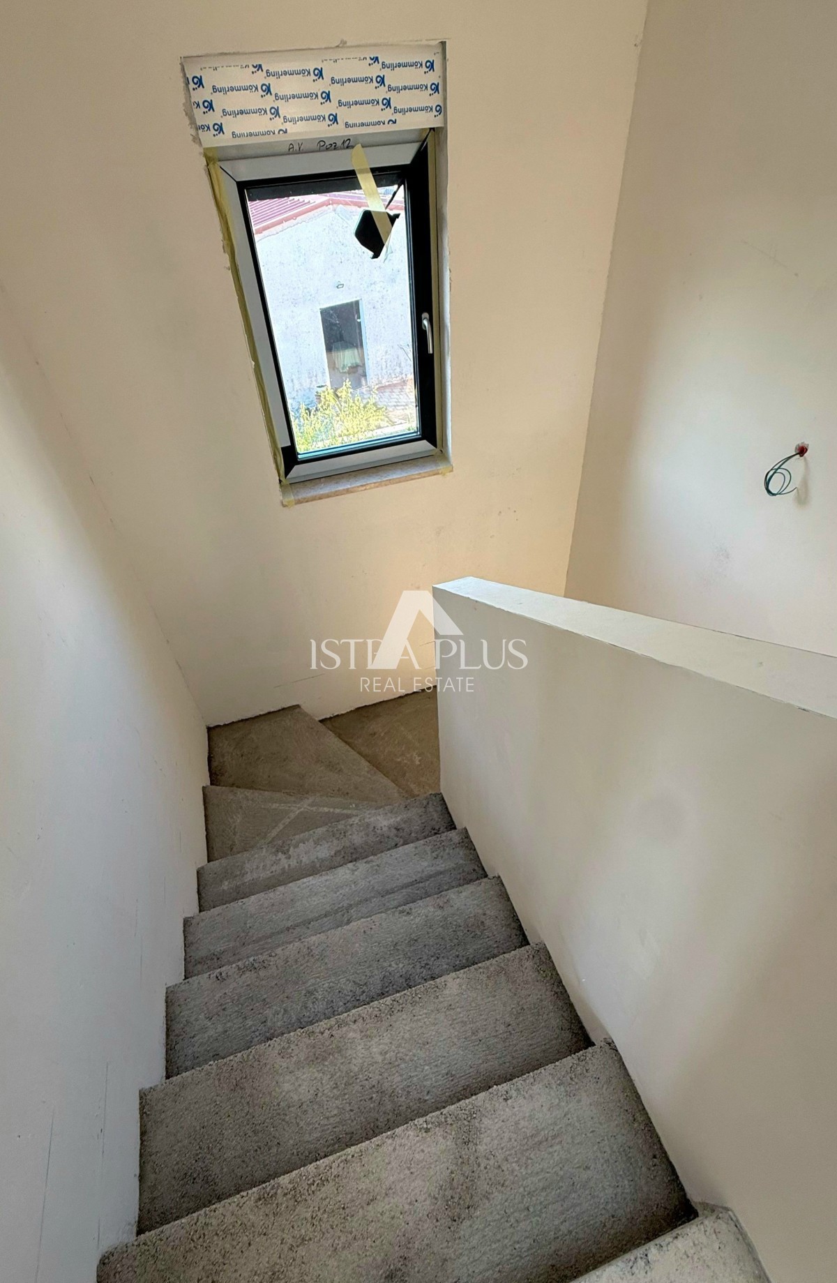 Parenzo, dintorni - Appartamento su due piani, cortile con piscina, 2 KM DAL MARE!!