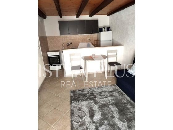 Poreč area 2km dal mare,casa con 2 apartamenti