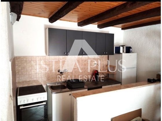 Poreč area 2km dal mare,casa con 2 apartamenti