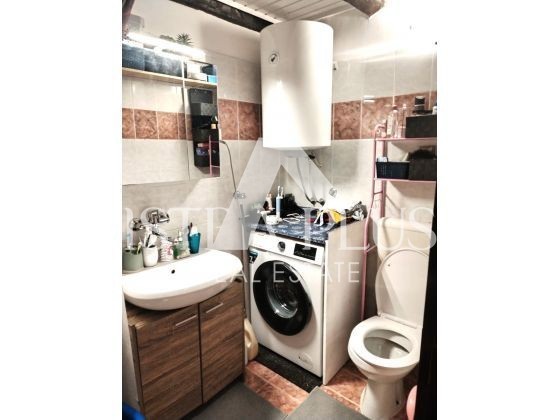 Poreč area 2km dal mare,casa con 2 apartamenti