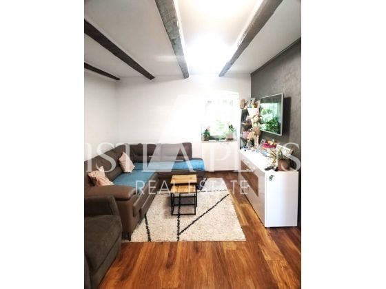 Poreč area 2km dal mare,casa con 2 apartamenti