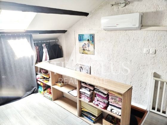 Poreč area 2km dal mare,casa con 2 apartamenti