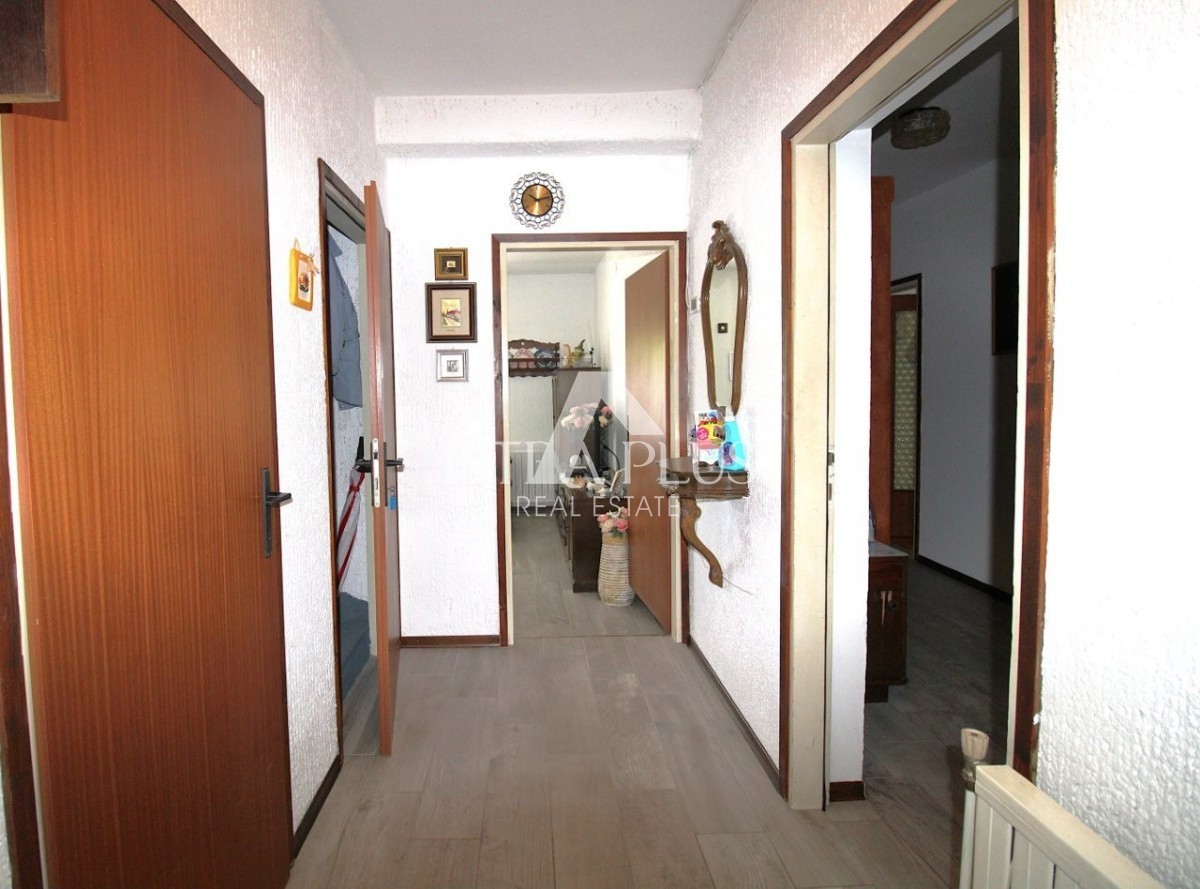 Tar, Vabriga - Bella casa familiare a un piano a 1 km dal mare