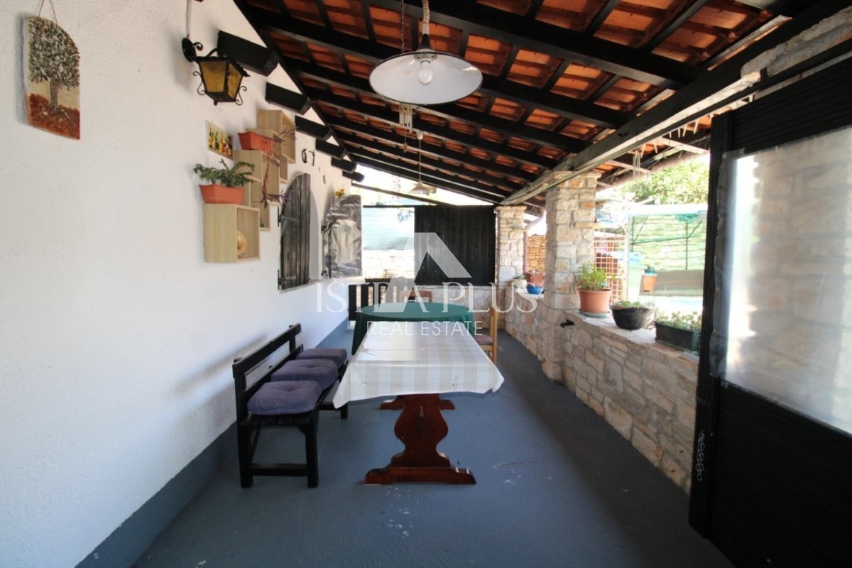 Tar, Vabriga - Bella casa familiare a un piano a 1 km dal mare