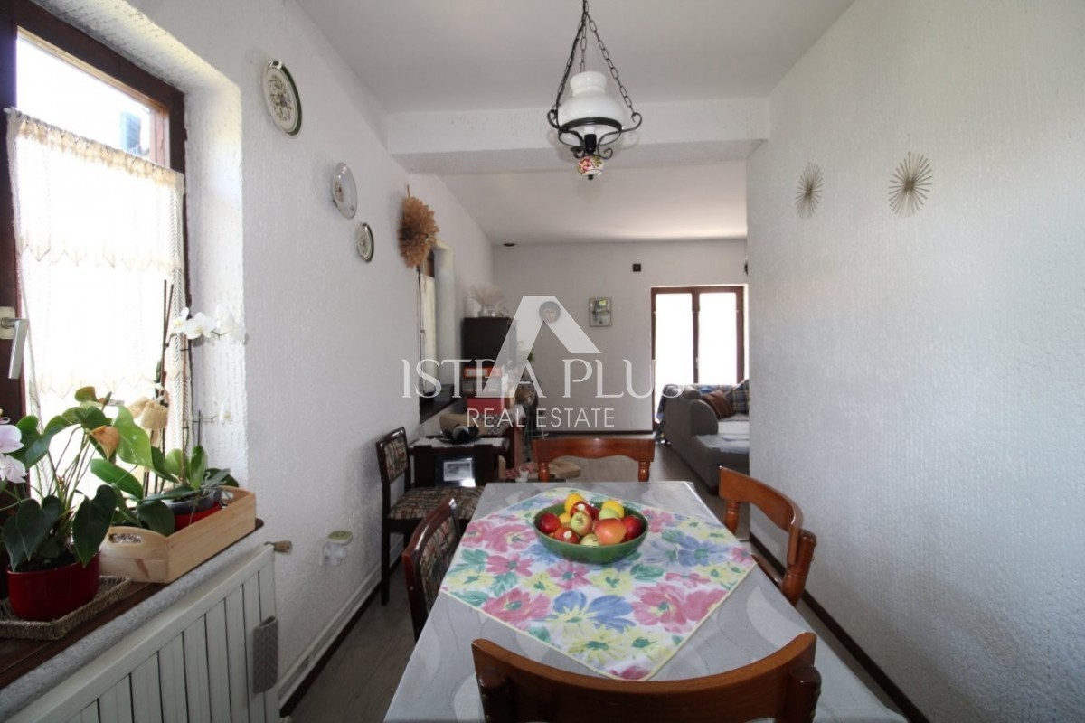 Tar, Vabriga - Bella casa familiare a un piano a 1 km dal mare