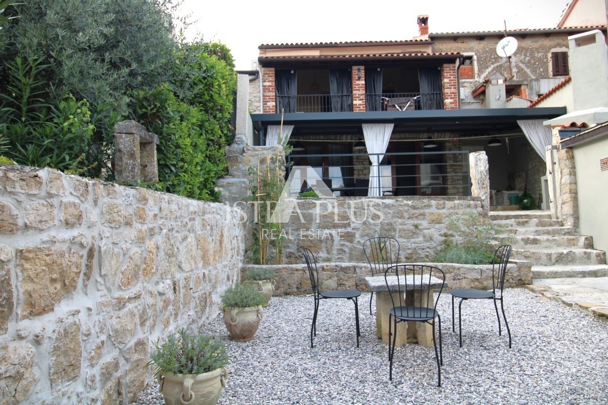 Casa a schiera in pietra ristrutturata - Comune di Visinada