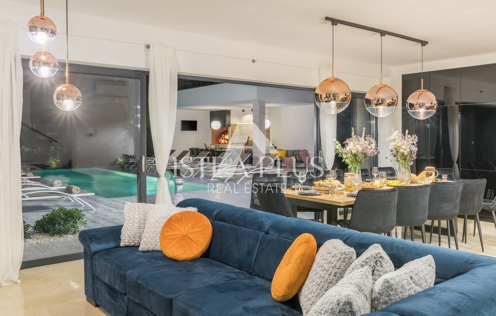 Imponente villa di architettura e design moderni vicino a Žminj