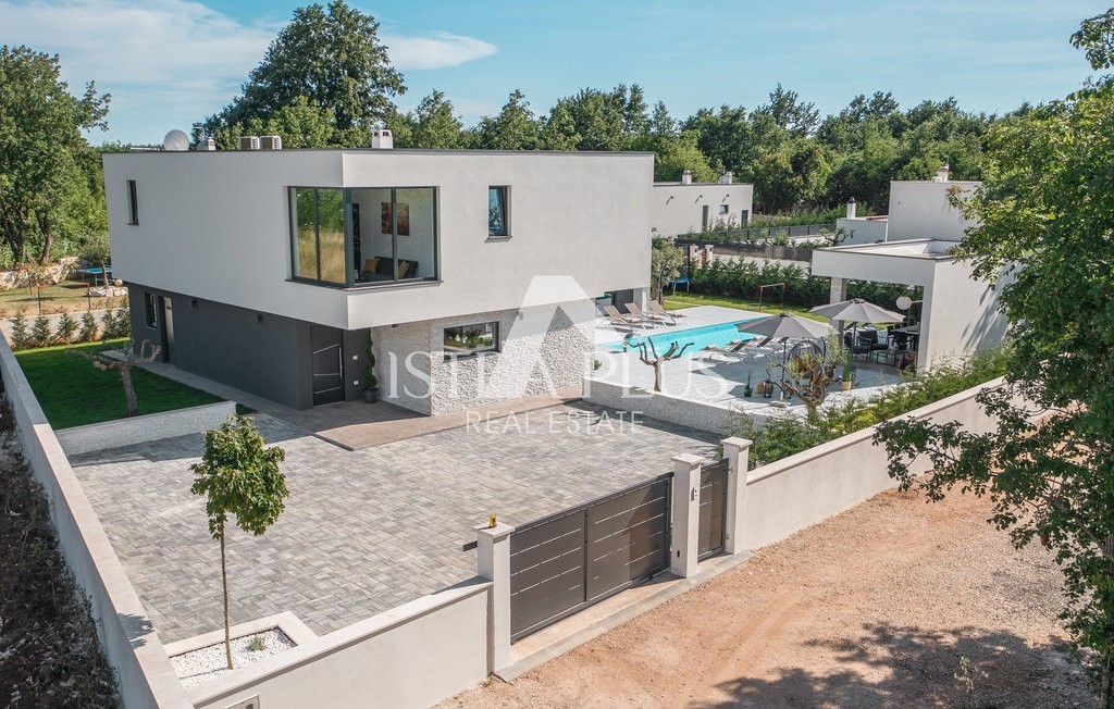 Imponente villa di architettura e design moderni vicino a Žminj