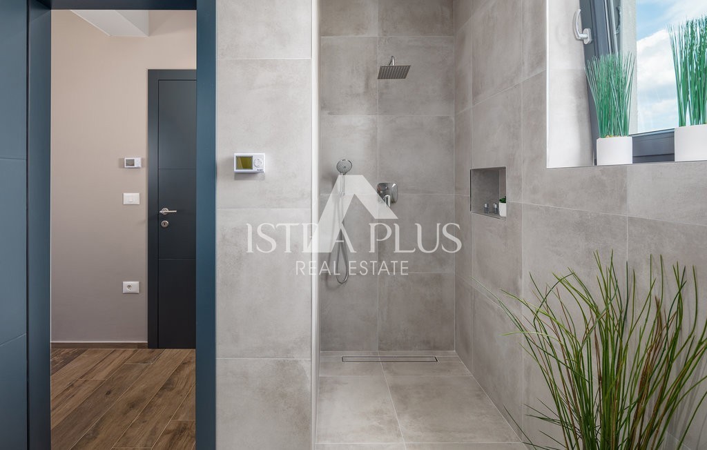 Imponente villa di architettura e design moderni vicino a Žminj