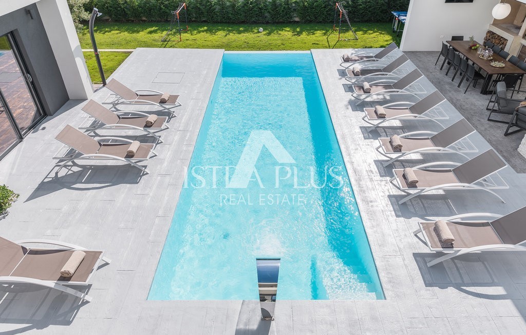 Imponente villa di architettura e design moderni vicino a Žminj