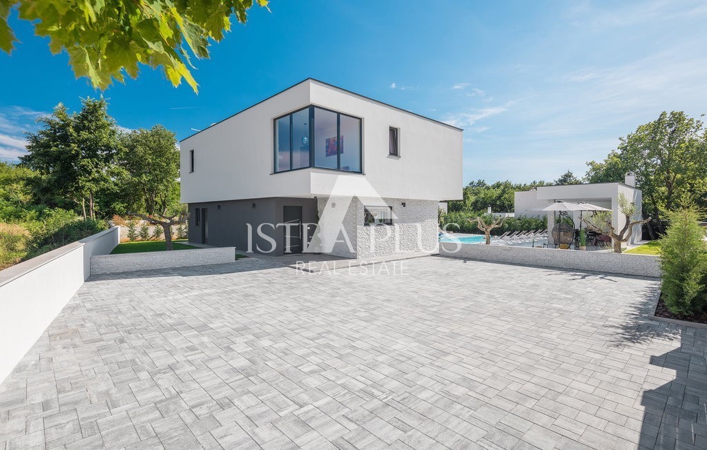 Imponente villa di architettura e design moderni vicino a Žminj