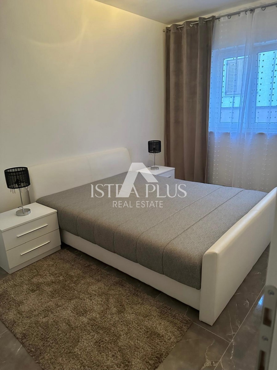 Bellissimo appartamento ristrutturato in una posizione tranquilla - a 2,5 km dal centro di Parenzo e dal mare