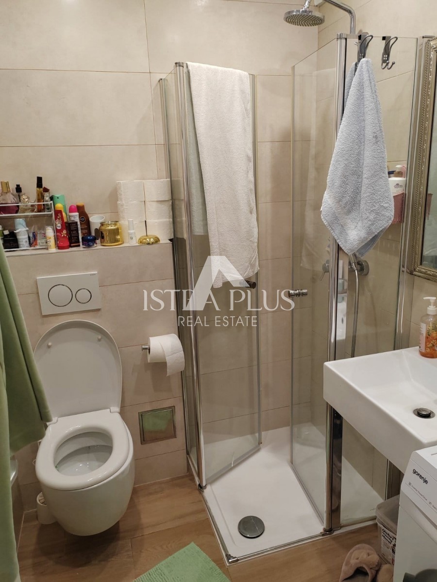 Poreč,Červar-Porat apartamento 2. Piano , 300m dal mare