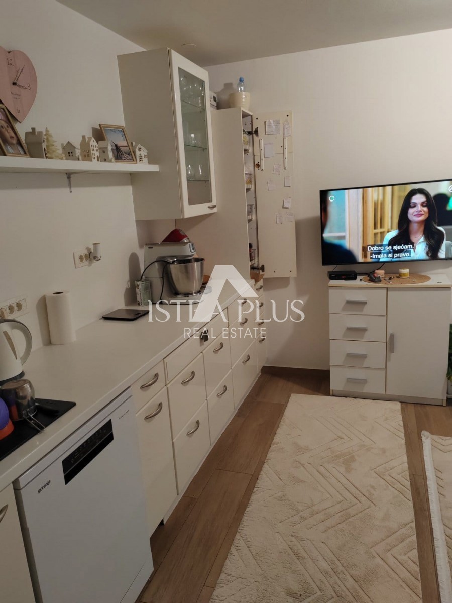 Poreč,Červar-Porat apartamento 2. Piano , 300m dal mare