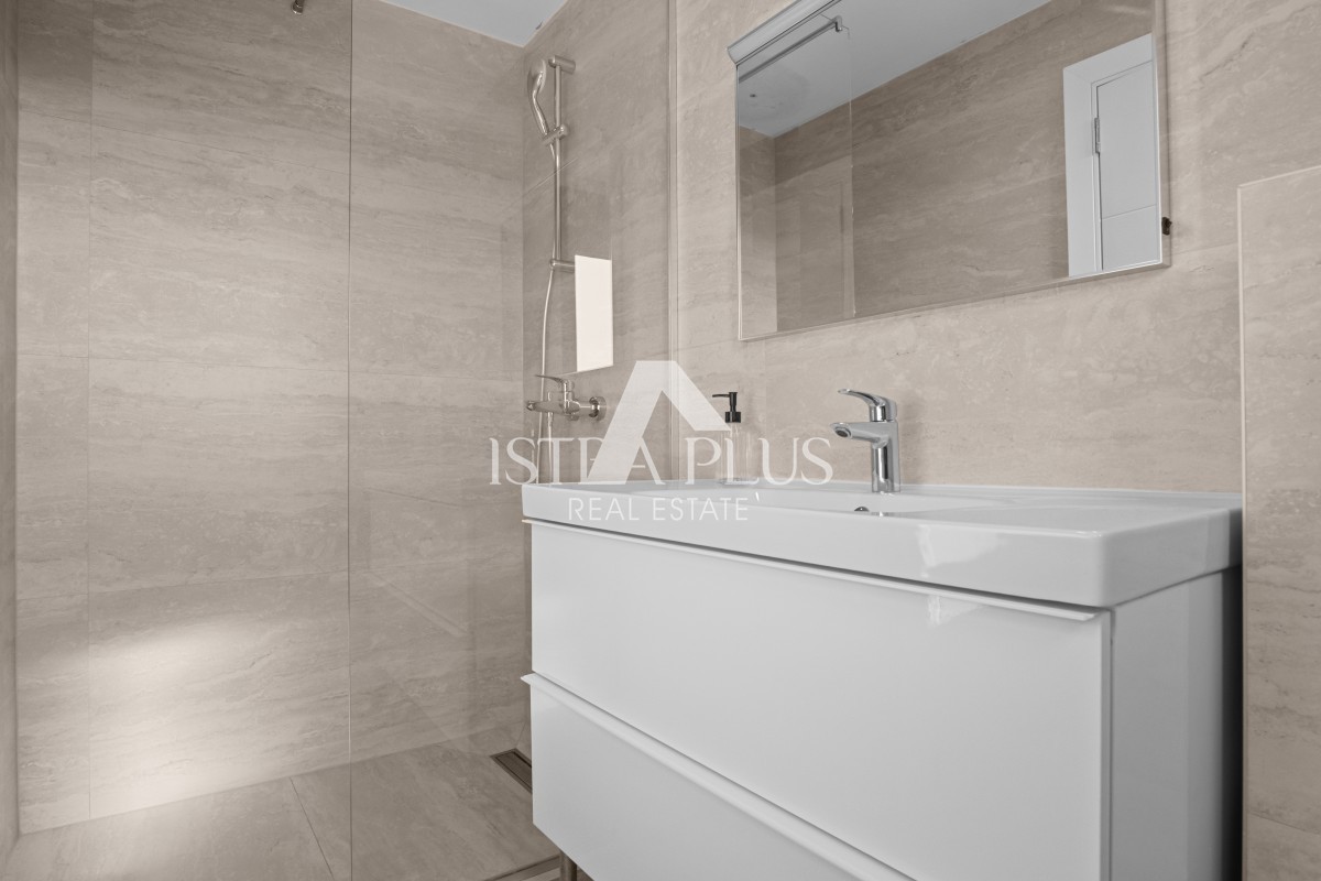 Istria, Parenzo - moderna casa bifamiliare di nuova costruzione vicino al centro di Parenzo!!