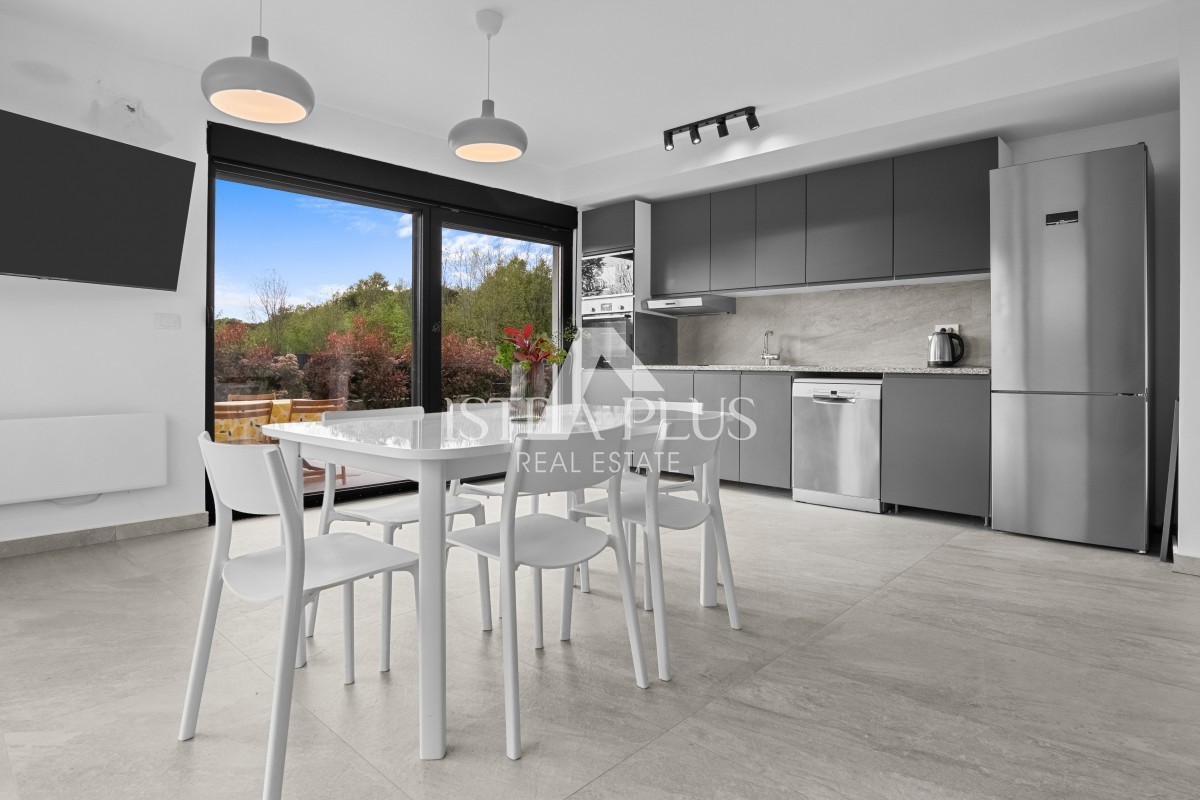 Istria, Parenzo - moderna casa bifamiliare di nuova costruzione vicino al centro di Parenzo!!