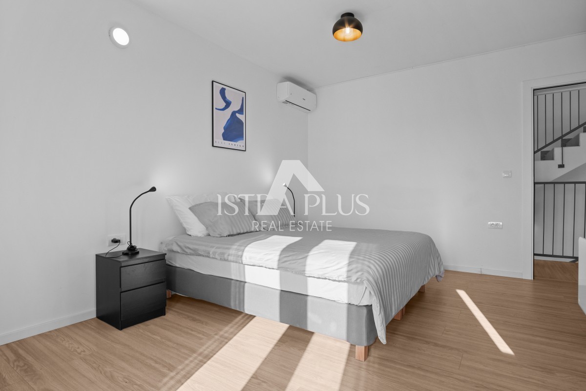 Istria, Parenzo - moderna casa bifamiliare di nuova costruzione vicino al centro di Parenzo!!