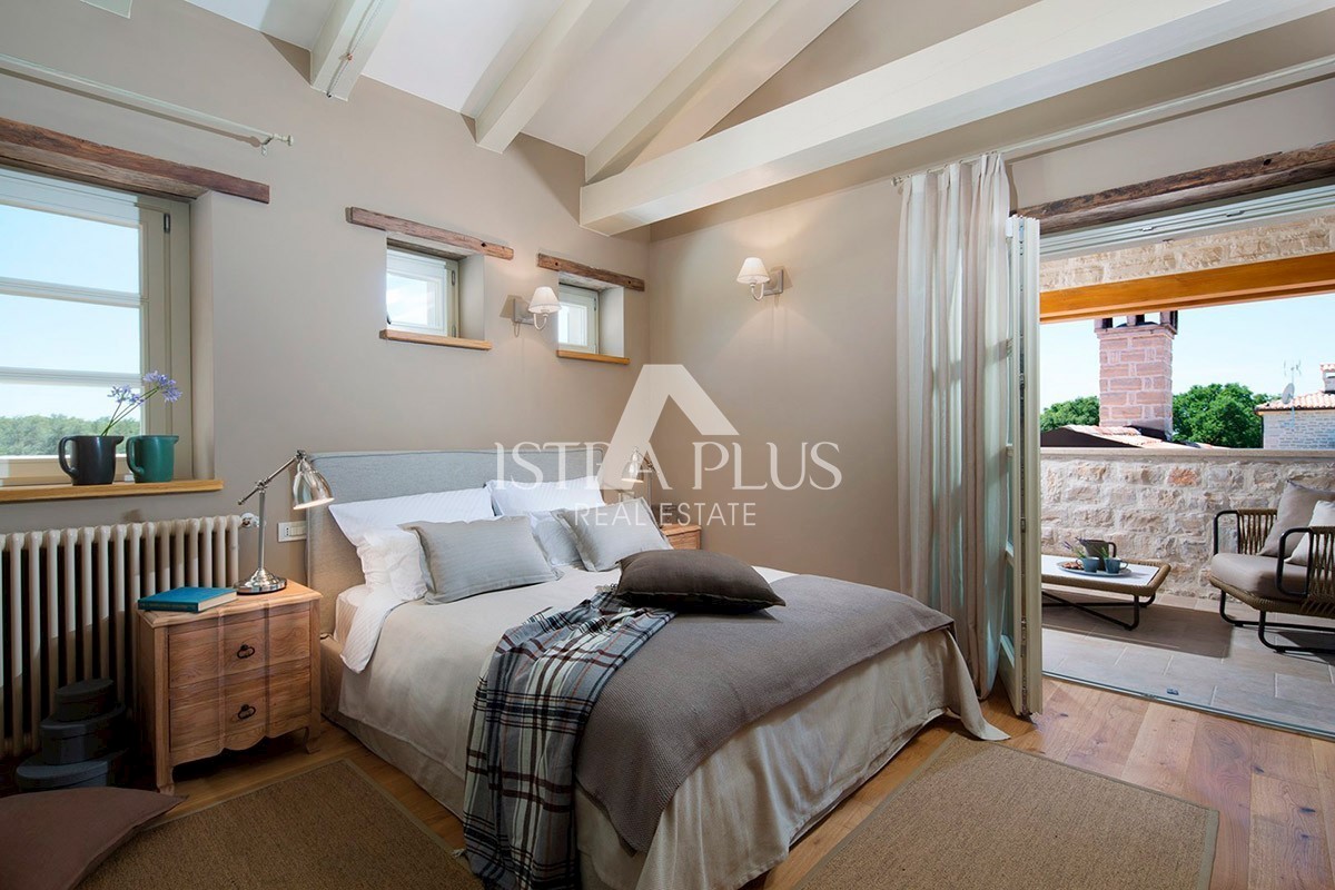 Villa con piscina e zona sportiva