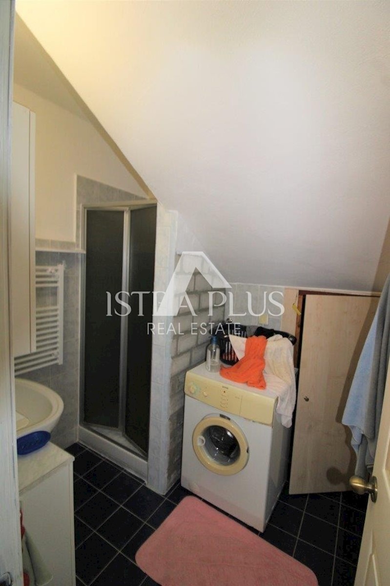 Casa bifamiliare con garage a 1500m dal mare