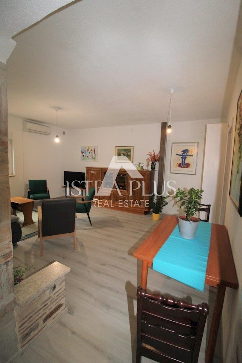 Casa bifamiliare con garage a 1500m dal mare