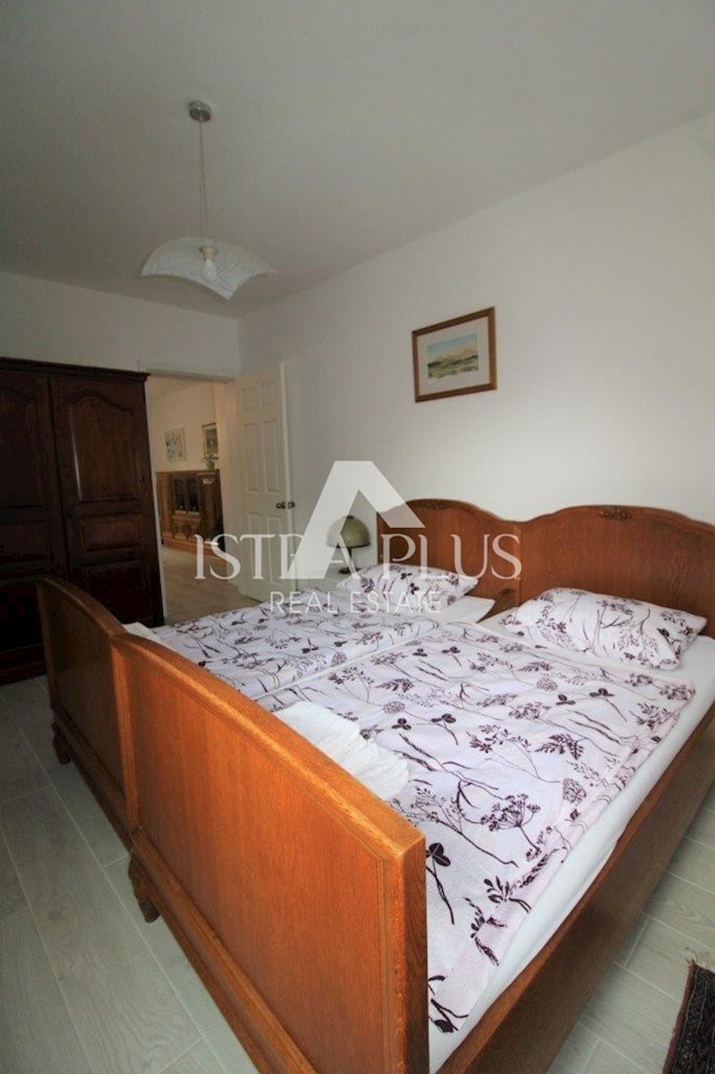 Casa bifamiliare con garage a 1500m dal mare