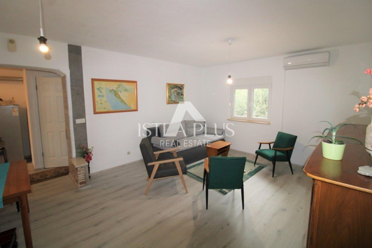 Casa bifamiliare con garage a 1500m dal mare